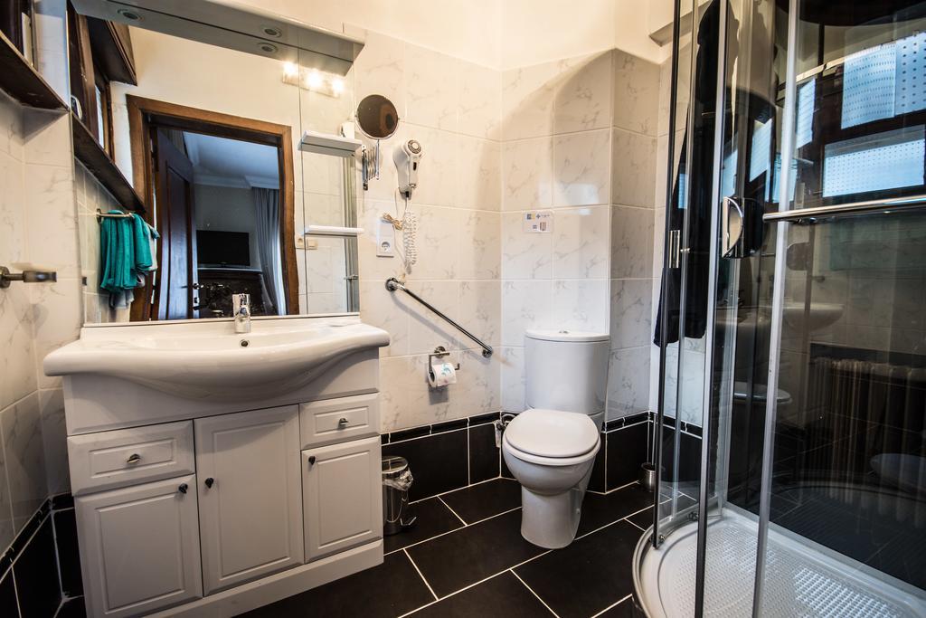 Villa Les Hirondelles De Haan Room photo
